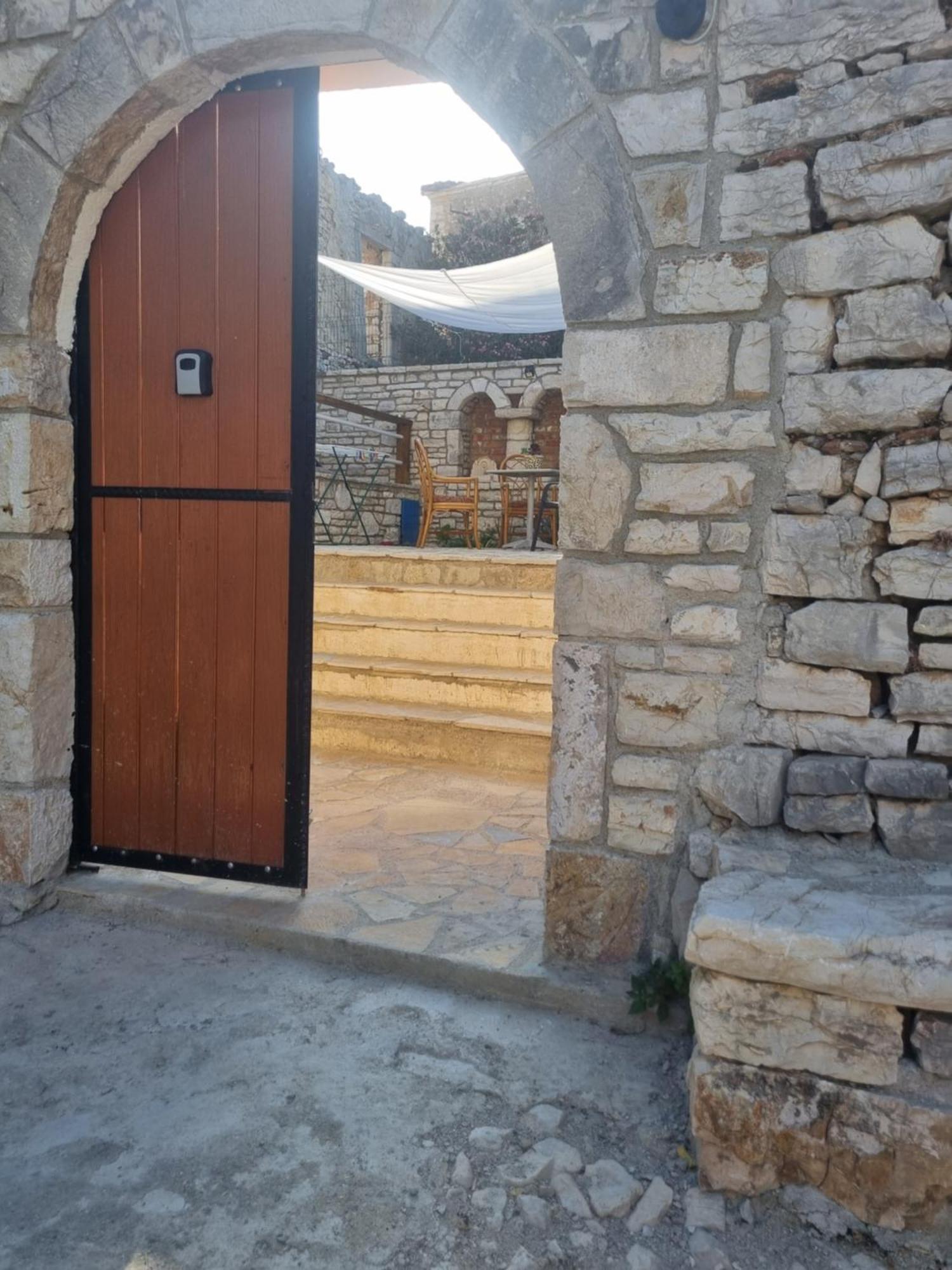 Villa Olive Old Qeparo Bagian luar foto